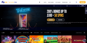 Foxy UK Slots Review (Short and Easy)